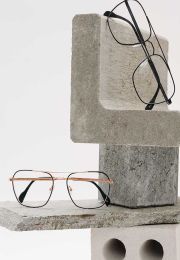 Bartlome-Optik-Olten-Brillen-Sonnenbrillen-Kontaktlinsen-Mode-Brillentrends-2021-Andy-Wolf-4.jpg