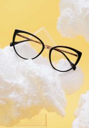 Bartlome-Optik-Olten-Brillen-Sonnenbrillen-Kontaktlinsen-Mode-Brillentrends-2021-Andy-Wolf-5.jpg
